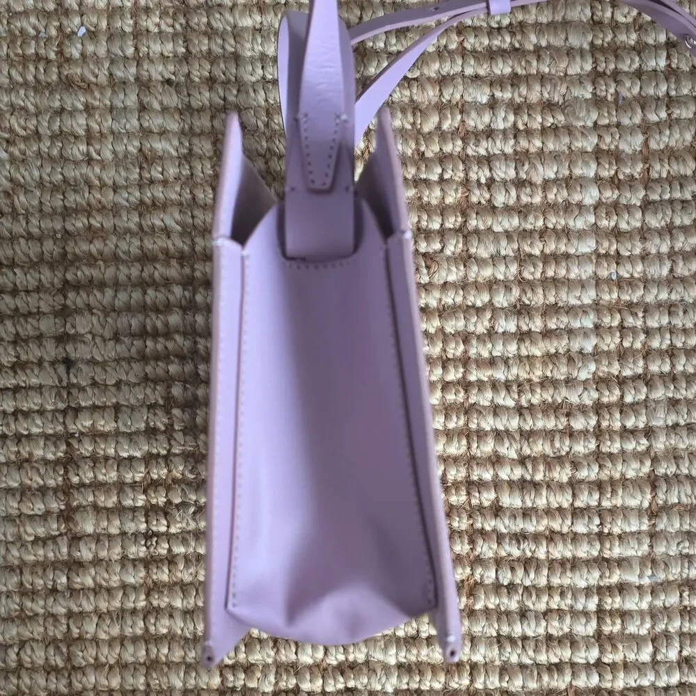 Everlane Lunchbox Lavender Leather Shoulder Bag Adjustable Strap Snap Closure